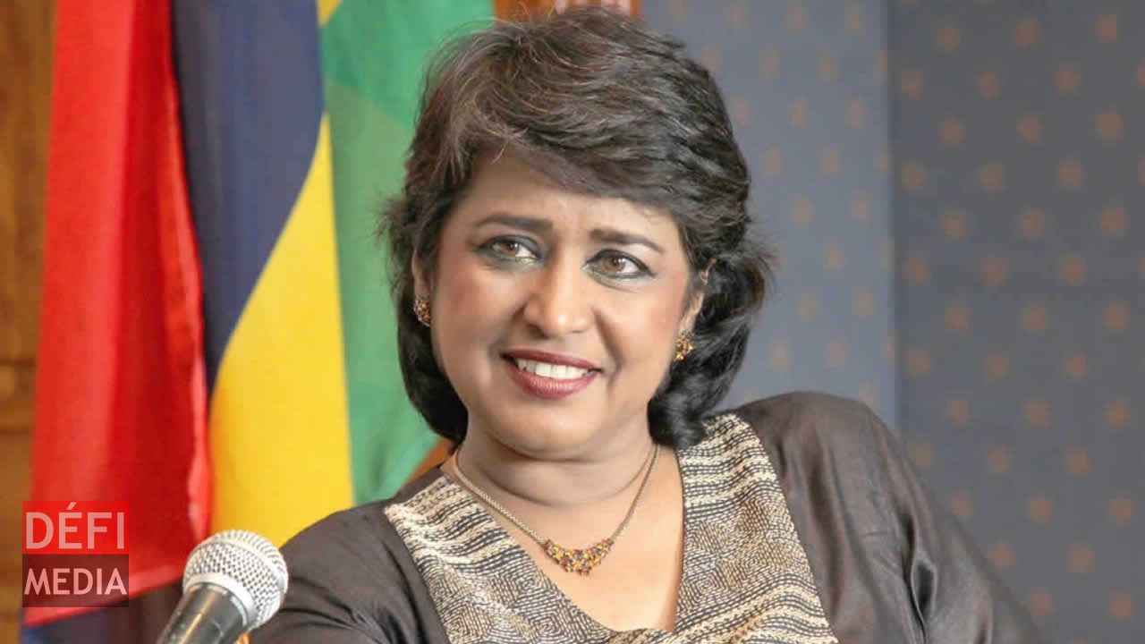 2.  H.E. Ameenah Gurib-Fakim